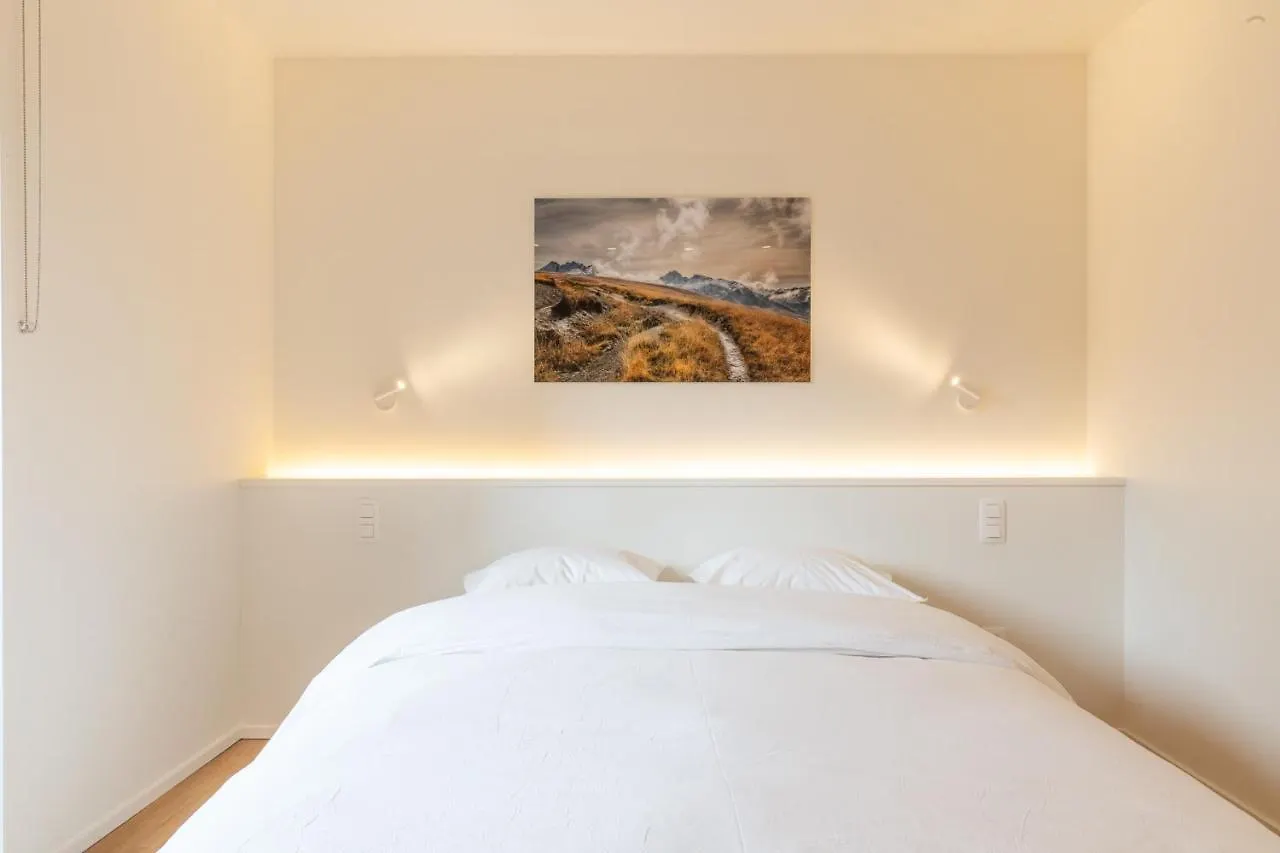 Spacious Modern Appartments In The Heart Of Brussels contacts